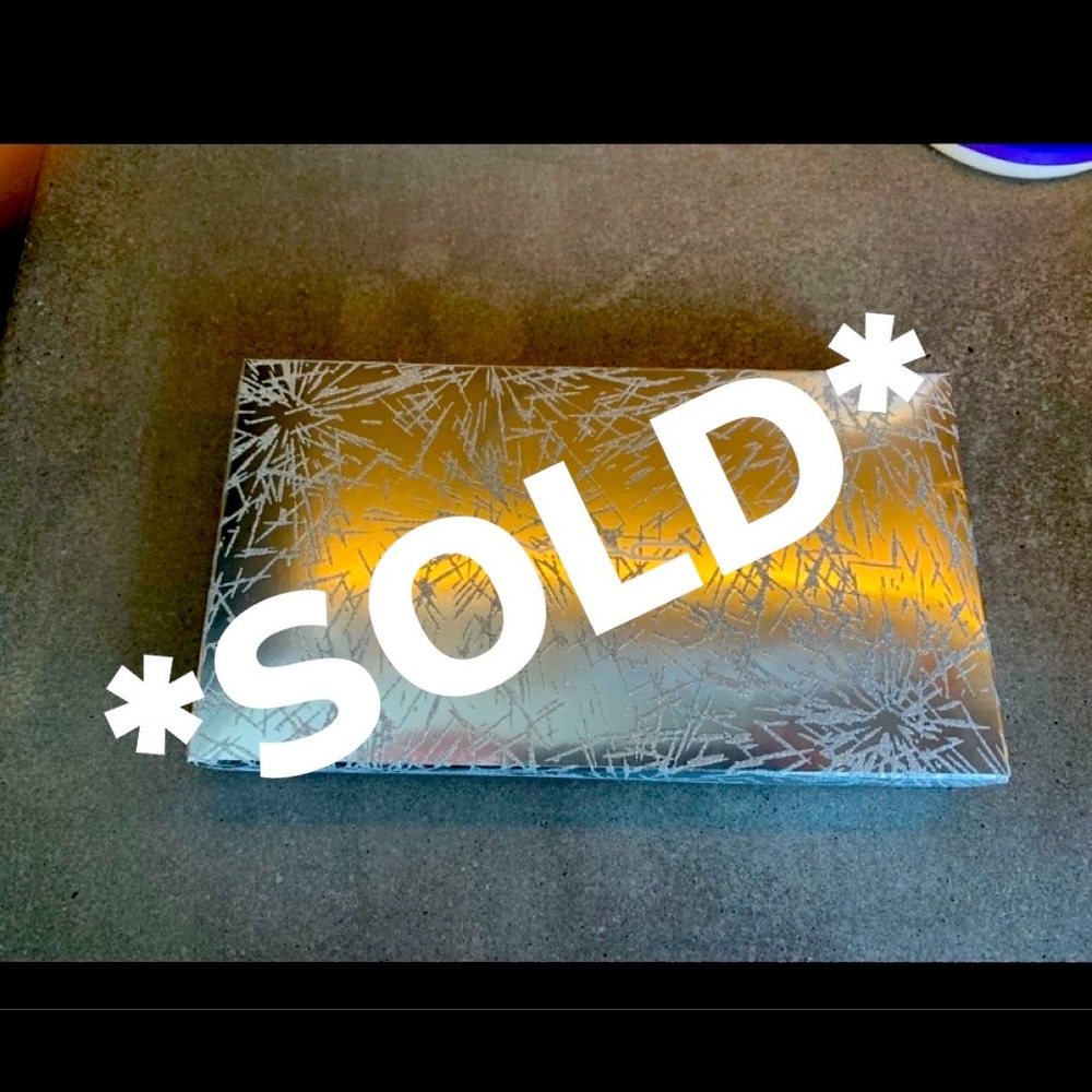 *SOLD* MAC FIRELIT KIT:CHAMPAGNE-DOUBLE GLEAM SKINFINISH HIGHLIGHT BRUSH&MAKEUP